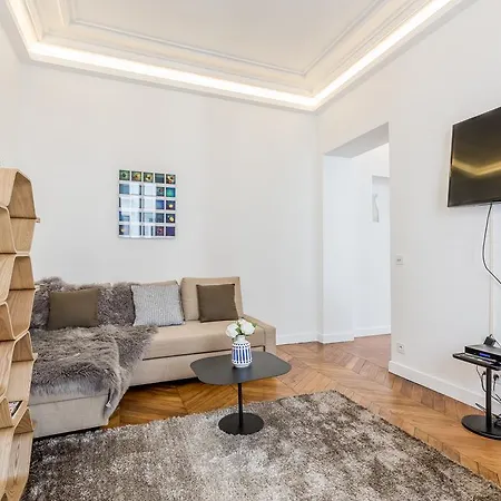Apartment Chic For 4 Champs-elysees Robert Estienne 2 Paris