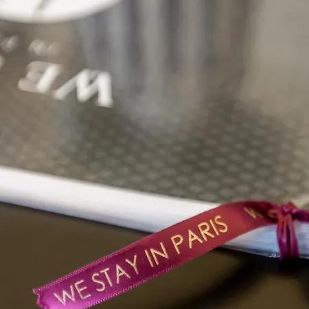 Chic For 4 Champs-elysees Robert Estienne 2 *