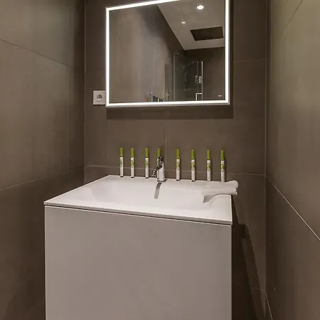 Chic For 4 Champs-elysees Robert Estienne 2 * Paris